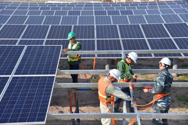Lắp đặt hệ thống năng lượng điện mặt trời tại Bình Phước
